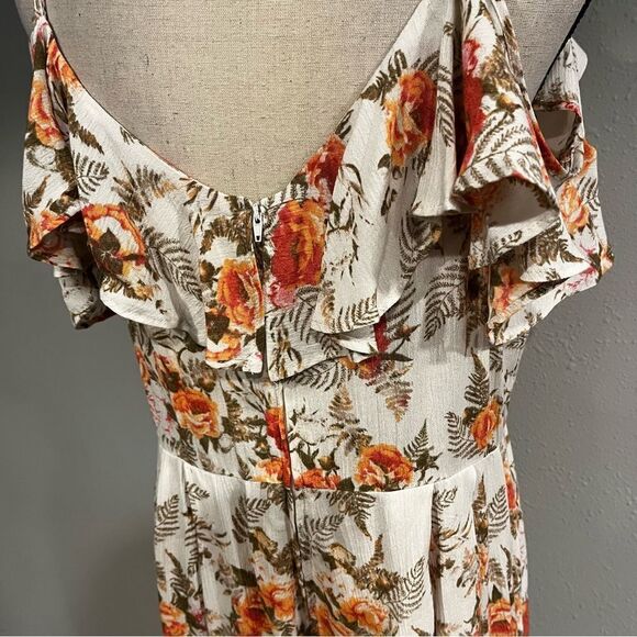 Floral cold shoulder romper - Picture 9 of 15